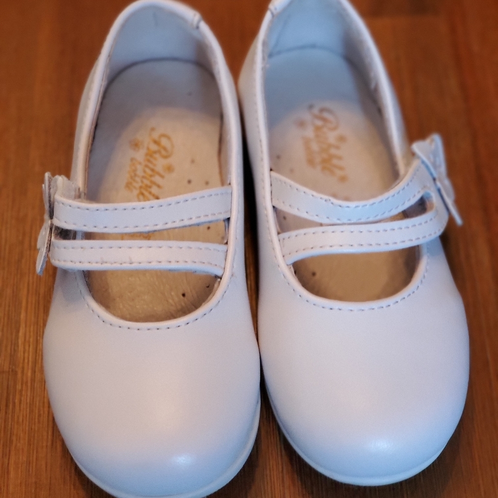 European Girl Toddler White Mary Janes -NWOT